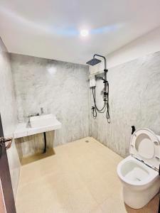 Phòng tắm tại Lanta Thai Cottage, Bamboo House