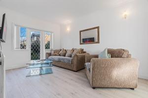 Et opholdsområde på Cozy 3BR Group Stay in Solihull - Sleeps 6 - Convenient Parking