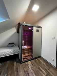 Кровать или кровати в номере Apartmán 3KK 80 m2 s vířivkou a saunou