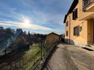 Το κτήριο όπου στεγάζεται  το διαμέρισμα