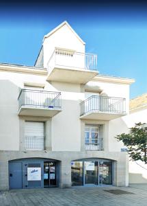 Το κτήριο όπου στεγάζεται  το διαμέρισμα