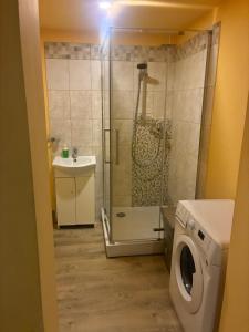 Ένα μπάνιο στο Mežupes