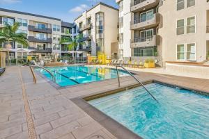 an image of a swimming pool at a apartment complex at 2BD Marina Condo Near Venice Beach, Pool & Free Parking in Los Angeles