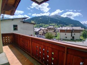 En generel udsigt til bjerge eller udsigt til bjerge taget fra lejligheden