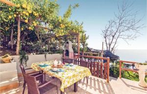 Φυσικό τοπίο κοντά σε αυτή η παραθεριστική κατοικία