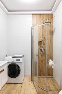 Ένα μπάνιο στο Apartment Moderna