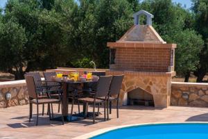 Πισίνα στο ή κοντά στο Villa Ostria