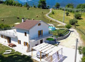 Bazén v ubytování Casa Vacanze Il Vallo nebo v jeho okolí