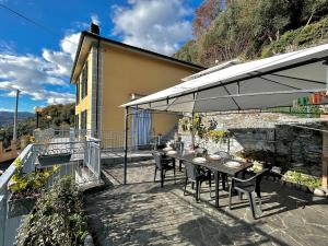 En generel udsigt til bjerge eller udsigt til bjerge taget fra villaen