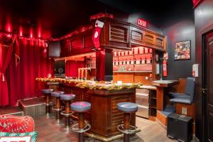 Fotografie z fotogalerie ubytování Cabaret Privé Suite Luxe & Bar Secret Colmar v destinaci Colmar