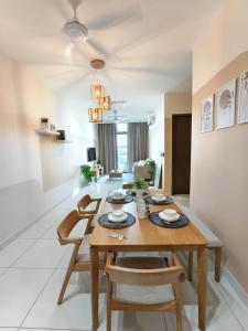 Posezení v ubytování GreenHaven High Level 1BR 6pax, PetFriendly I Unblock Pool View, Netflix & Coway I Permas CIQ + 33 fotografií