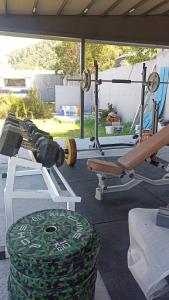 Fitness centrum a/nebo fitness zařízení v ubytování Villa Dallas