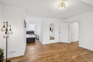 Postel nebo postele na pokoji v ubytování Quiet home centrally located