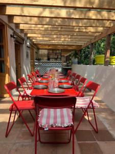 Restaurace v ubytování Ombligo connection house + 51 fotografií