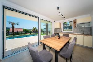 Køkken eller tekøkken på Villa Maja Stara Novalja