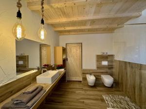 Koupelna v ubytování Chalet il pino