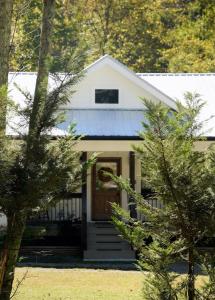 Το κτήριο όπου στεγάζεται  η παραθεριστική κατοικία