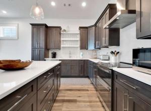 Nhà bếp/bếp nhỏ tại Deja Blue Perfect Location St George Island Private Pool