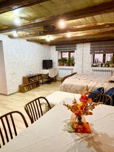 TV a/nebo společenská místnost v ubytování Guest House 52