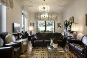 Posezení v ubytování Albergo Celide