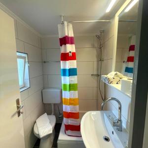 Ένα μπάνιο στο Großzügige FeWo mit Bergblick am Tegernsee +4 φωτογραφίες