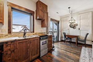 Kuchyň nebo kuchyňský kout v ubytování Bliss Retreat