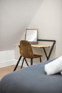 Μια τηλεόραση ή/και κέντρο ψυχαγωγίας στο Modern 4 Bed 4 Bath Home in Reading Perfect for Business and Contractors with Free Parking!