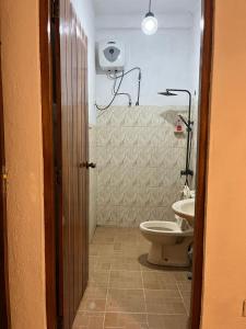 Ένα μπάνιο στο Velora Villa Tangalle