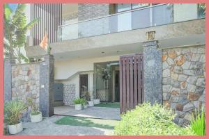 Tòa nhà nơi khách sạn tọa lạc