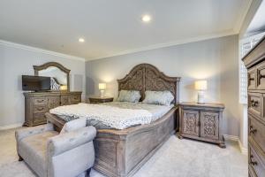 En eller flere senge i et værelse på Spectacular Ocean View! Luxe Condo in San Clemente