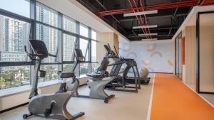 Gimnasio o equipo deportivo en Holiday Inn Express Chengdu Phoenix Mountain by IHG 10 fotos más