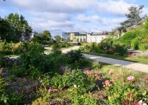 Zahrada ubytování Appartement familiale face à un square arboré