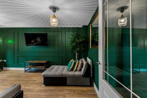 Et opholdsområde på Spacious 5 Bed House in Reading by Amber Stays, Perfect for Business & Contractors, Sleeps 12