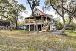 Το κτήριο όπου στεγάζεται  η παραθεριστική κατοικία