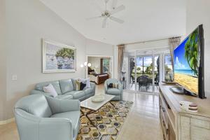 Φωτογραφία από το άλμπουμ του 4660 Hawks Nest Way Unit 204 σε Old Marco Junction