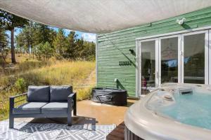 En have udenfor 15 min to Boulder Rope Course Hot Tub & Views