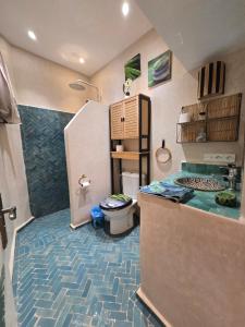 Nhà bếp/bếp nhỏ tại Dar Okinawa near Taghazout - Peaceful getaway and surf +45 ảnh