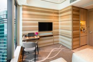 TV in/ali zabaviščno središče v nastanitvi Burlington Hotel
