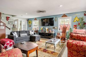 Χώρος καθιστικού στο 5 Bedrooms Game Room Studio Room