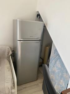 Ảnh trong thư viện ảnh của PLIM CIE 2 chambres, sde à l'étage ở Chaponost