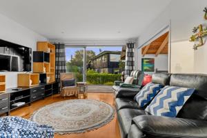 Χώρος καθιστικού στο Stunning Beachfront Home - 15 minutes to Clevedon