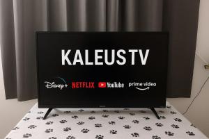 Et logo, certifikat, skilt eller en pris der bliver vist frem på Casa Nostalgia Tree, Patio and Vintage Touch