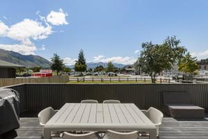 Fotografie z fotogalerie ubytování Central Wanaka Escape - Views of Lake and Mountains v destinaci Wanaka