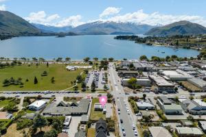 Fotografie z fotogalerie ubytování Central Wanaka Escape - Views of Lake and Mountains v destinaci Wanaka