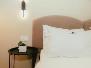 Fotografie z fotogalerie ubytování Luxury Apartment with Hot Tub - THE NEST v destinaci Tirana