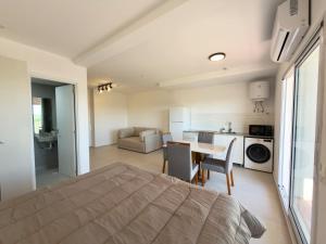 Η κουζίνα ή μικρή κουζίνα στο Apartamento en Luque cerca de Asunción805 +24 φωτογραφίες