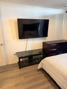 Фотография из галереи 1 Room in a Modern City Condo в городе Вон