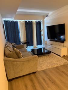 Фотография из галереи 1 Room in a Modern City Condo в городе Вон