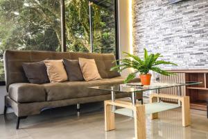 Posezení v ubytování Villa Centinela + 16 fotografií