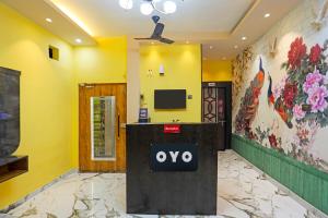 Μια τηλεόραση ή/και κέντρο ψυχαγωγίας στο Hotel O The Baba Guest House +31 φωτογραφίες